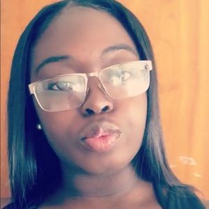 Meet your Posher, Nadia